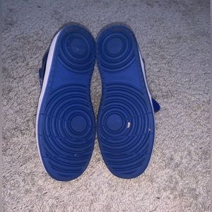 Size 6.5Y Nike shoes